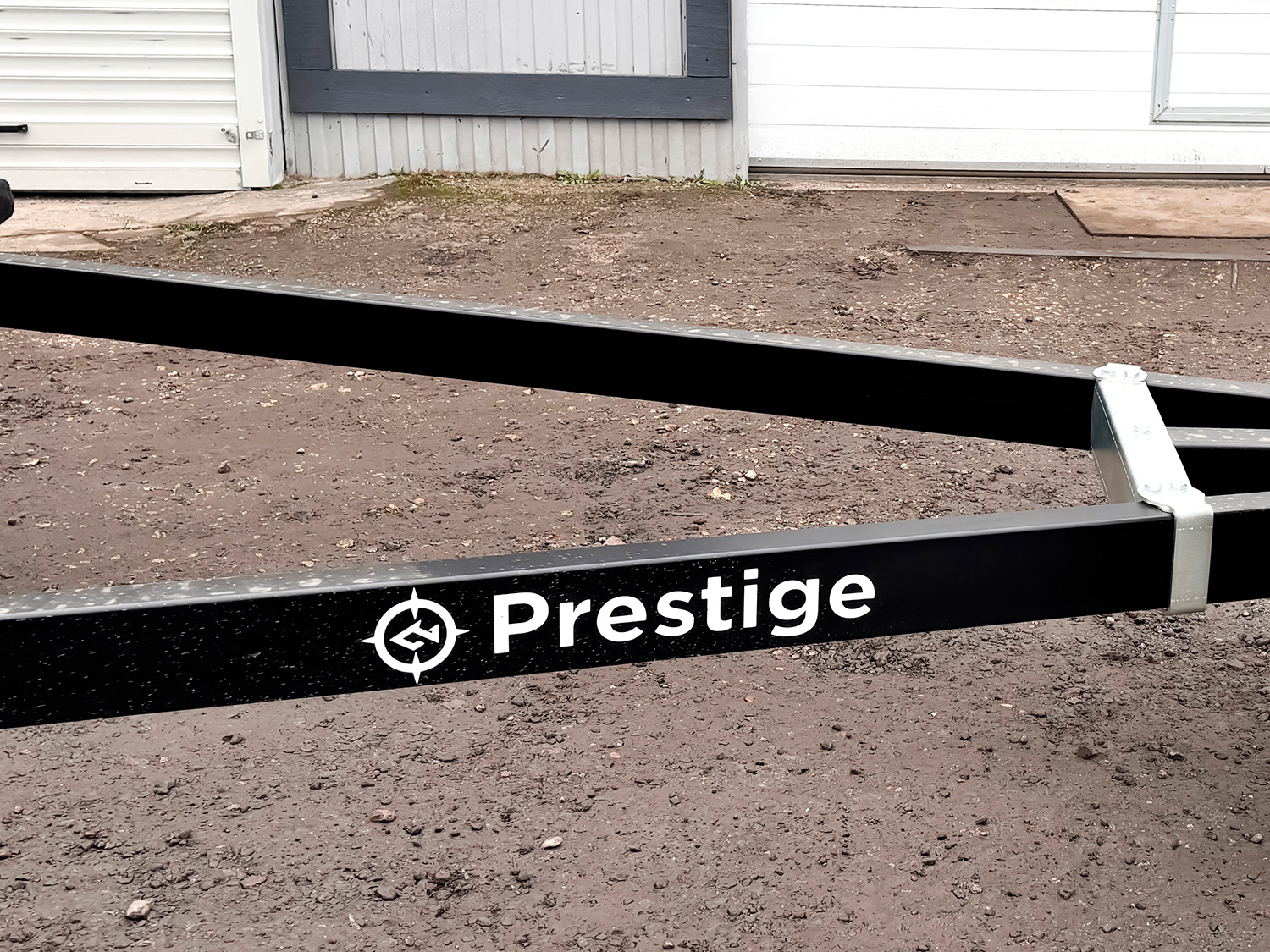 Прицеп Prestige W2500 с ложементами
