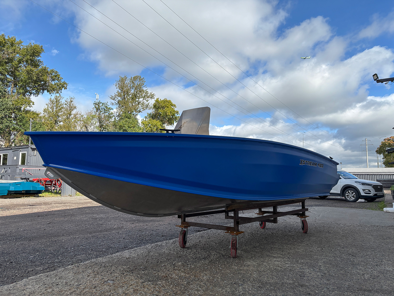 Моторная лодка Xstream 420S (синий) - В наличии
